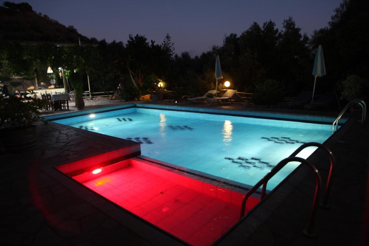 רודאקינון Sunrise Hotel & Apartments מראה חיצוני תמונה