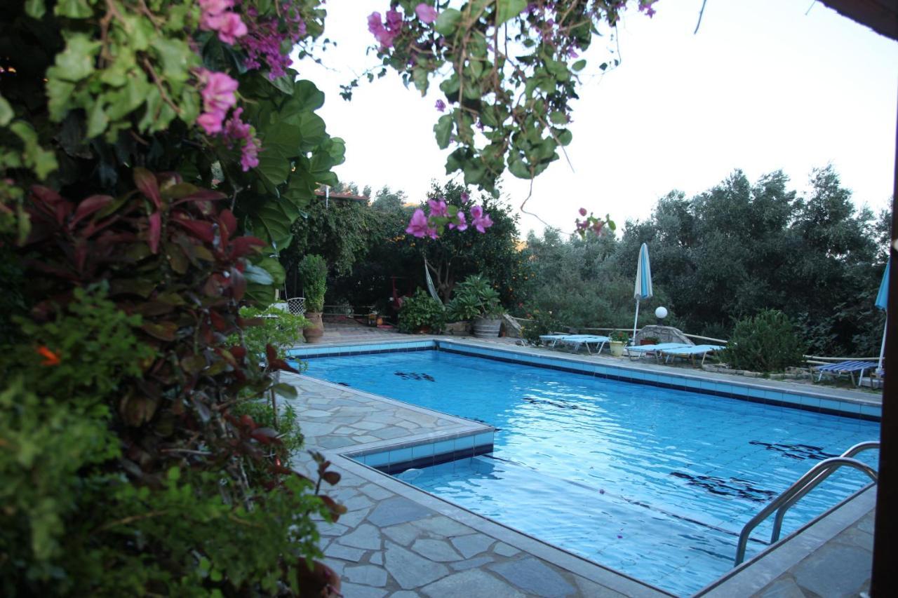 רודאקינון Sunrise Hotel & Apartments מראה חיצוני תמונה